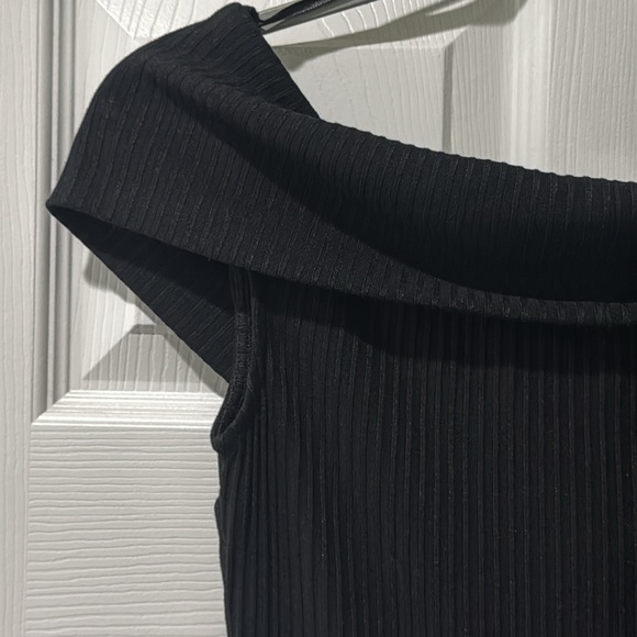 Michael Kors Ribbed Off Shoulder Midi Dress - Picture 12 of 13